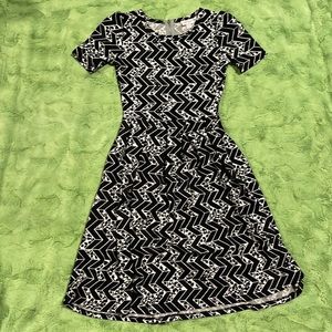 Lularoe Amelia black and white floral
